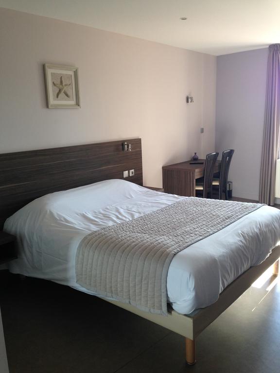 Hotel Le Relais Des Bergers Saint-Martin-en-Haut Pokój zdjęcie