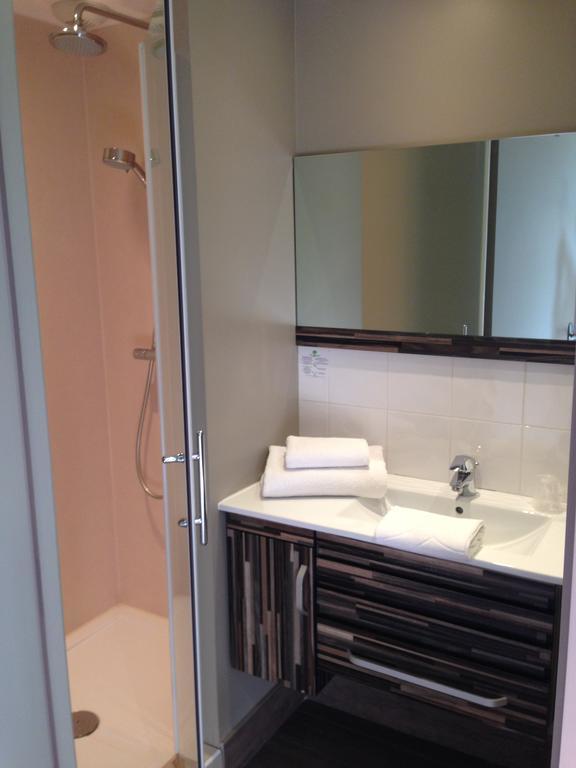Hotel Le Relais Des Bergers Saint-Martin-en-Haut Pokój zdjęcie