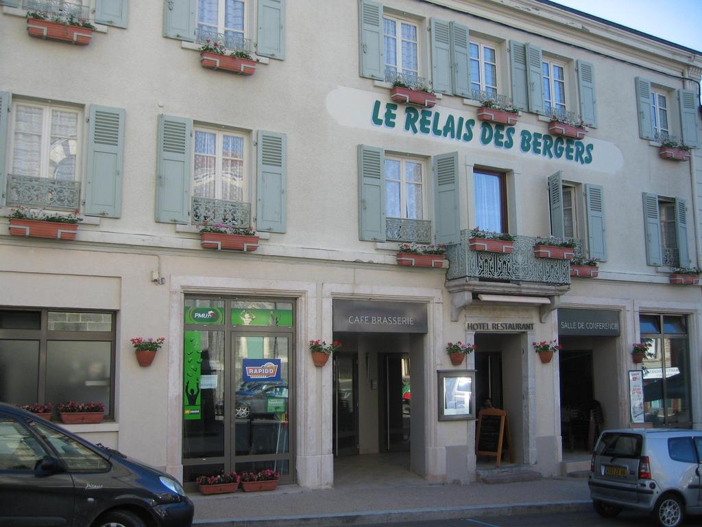 Hotel Le Relais Des Bergers Saint-Martin-en-Haut Zewnętrze zdjęcie